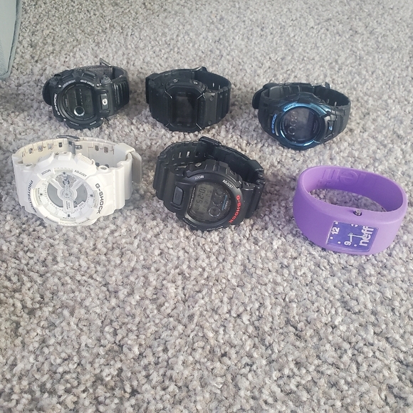 Associated watches, G shock, fossil, etc... - Picture 2 of 3